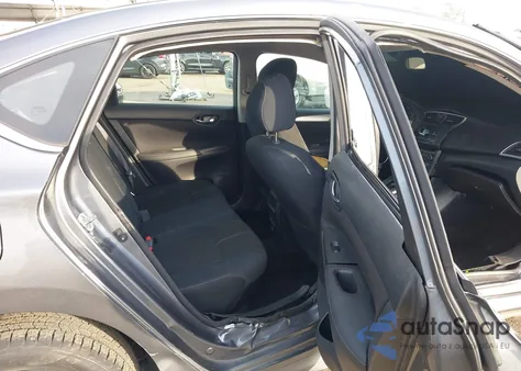 2017 Nissan Sentra S z USA, uszkodzony, nr VIN 3N1AB7AP7HY326045